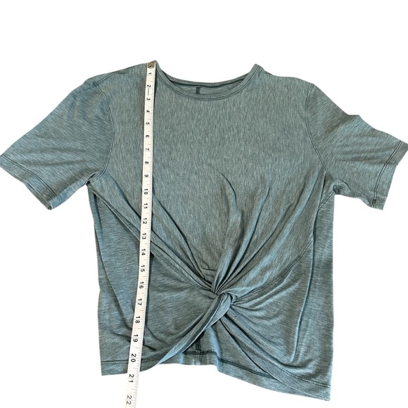 lululemon athletica Short Sleeve Knotted Tee - Teal Size Small - Picture 4 of 5